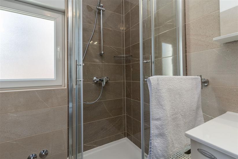 House K1, for 12 persons