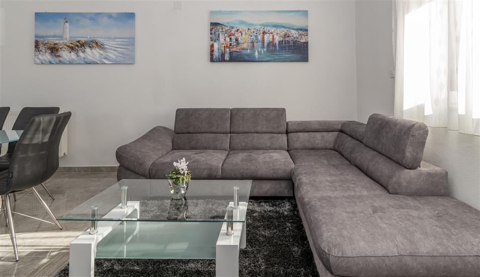 House K1, for 12 persons