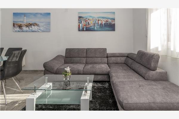 House K1, for 12 persons