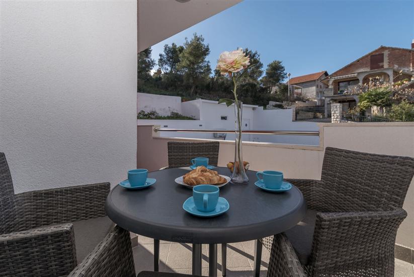 House K1, for 12 persons