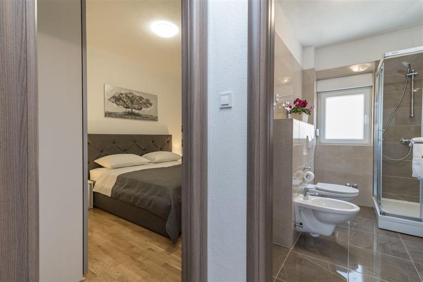 House K1, for 12 persons