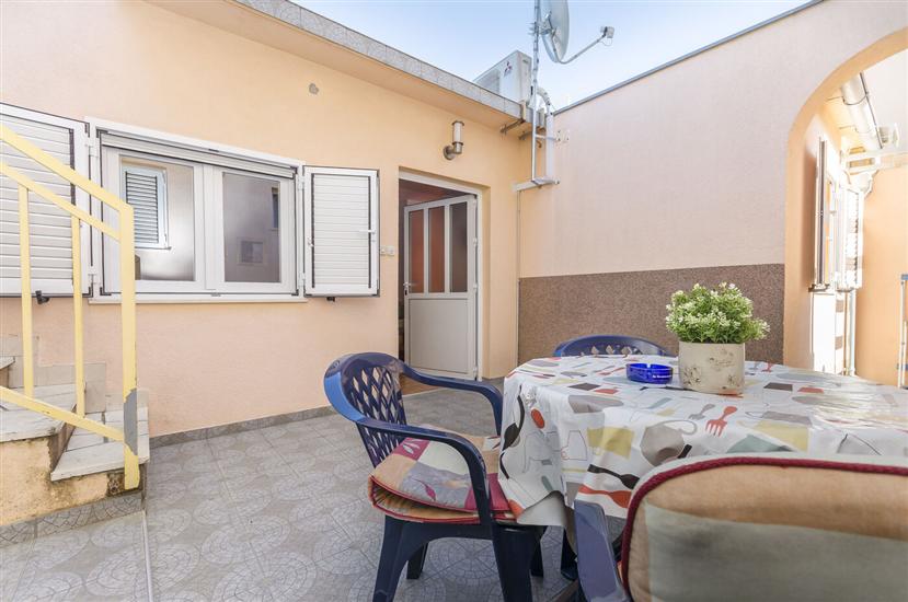 Apartment A2, for 3 persons