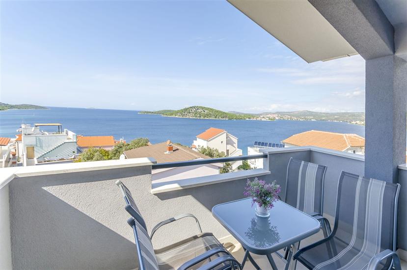 Apartment A4, for 4 persons