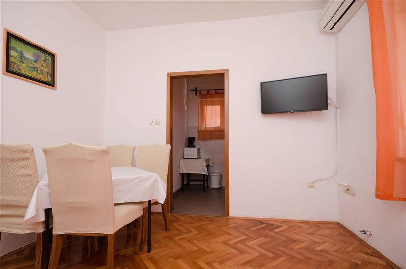 Apartment A2, for 4 persons