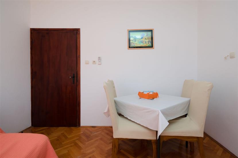 Apartment A2, for 4 persons