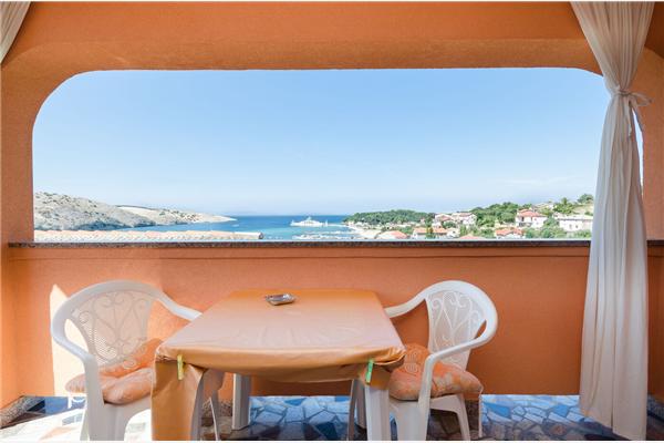 Apartment A4, for 4 persons