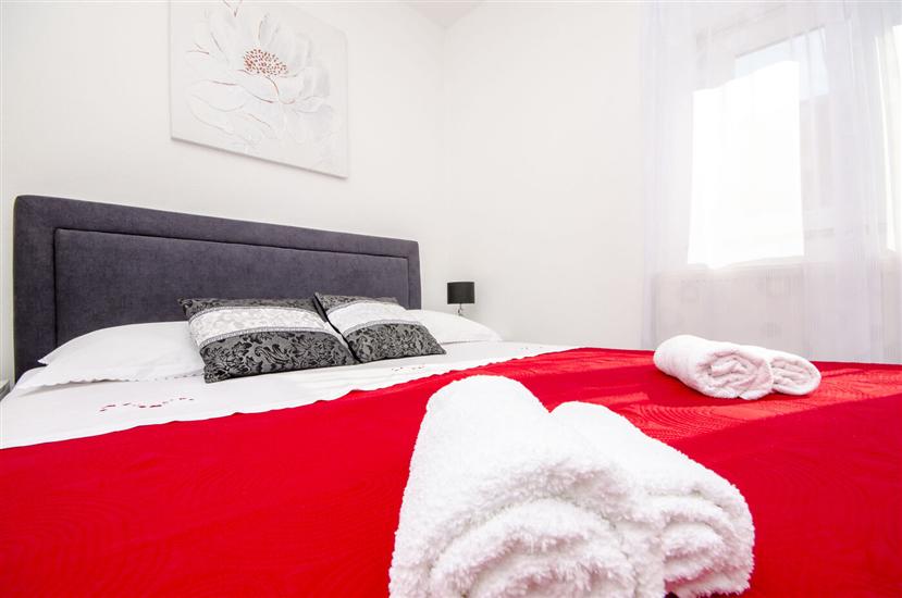 House K1, for 12 persons