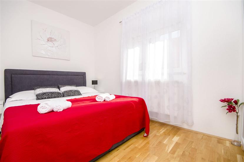 House K1, for 12 persons