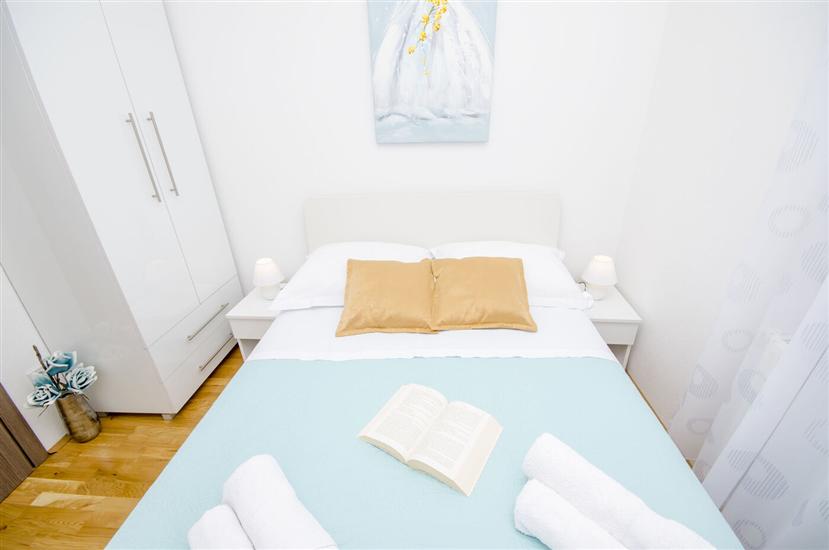 House K1, for 12 persons