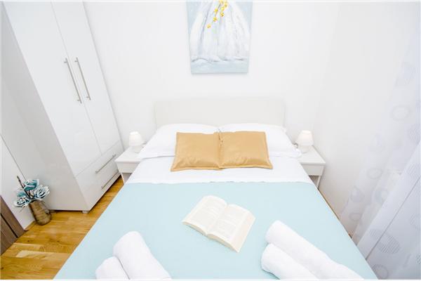 House K1, for 12 persons