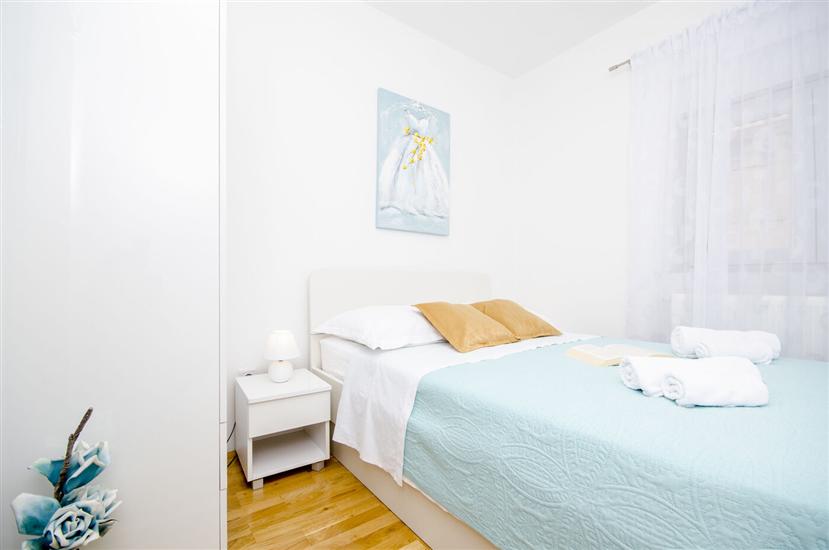 House K1, for 12 persons