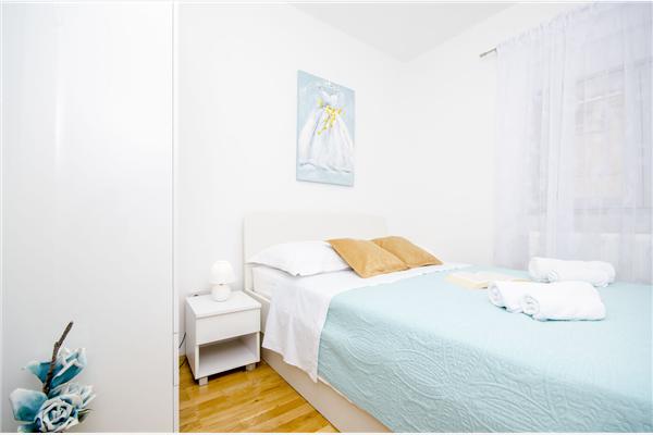 House K1, for 12 persons