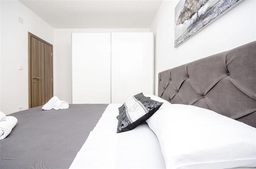 House K1, for 12 persons