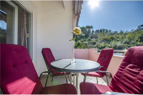 House K1, for 12 persons