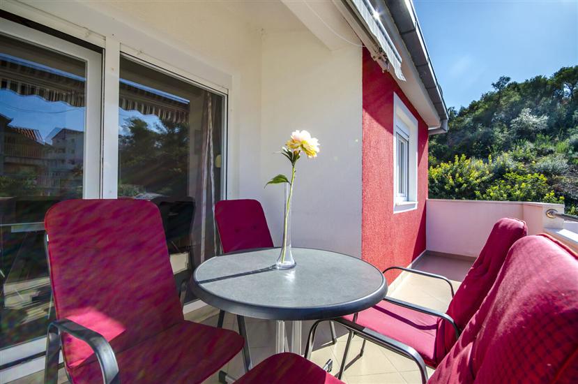 House K1, for 12 persons