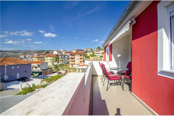 House K1, for 12 persons