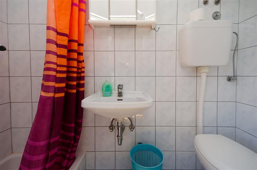 Apartment A2, for 6 persons