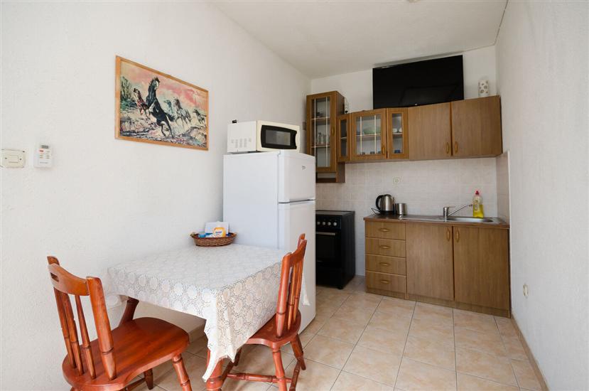 Apartment A2, for 6 persons