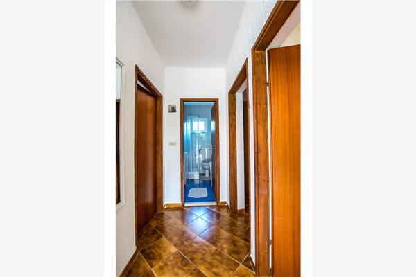 Apartment A1, for 5 persons