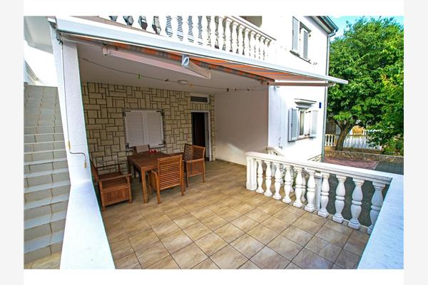 Apartment A1, for 5 persons