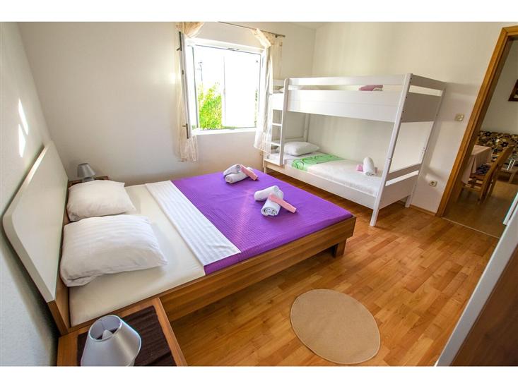 Apartment A2, for 6 persons