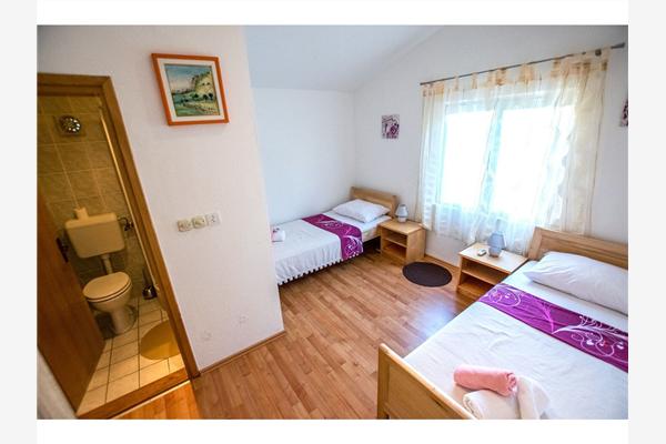 Apartment A2, for 6 persons