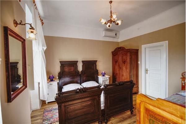 House K1, for 10 persons