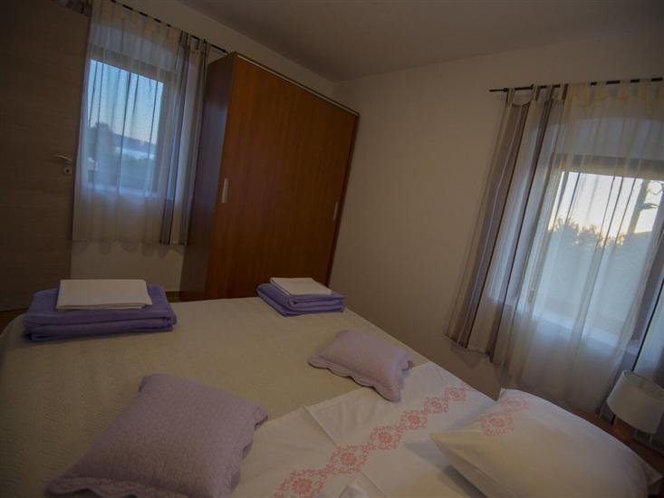 Apartment A2, for 6 persons