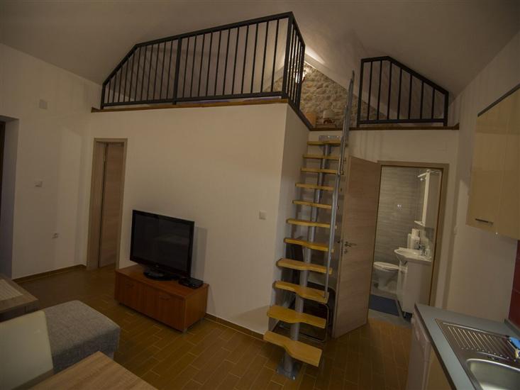 Apartment A2, for 6 persons