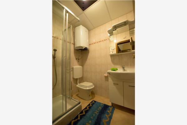 Apartment A4, for 8 persons