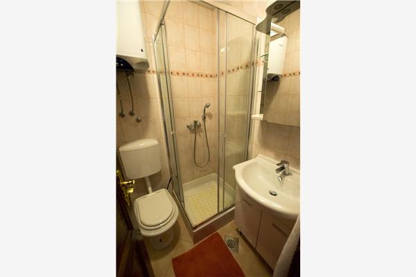 Apartment A4, for 8 persons