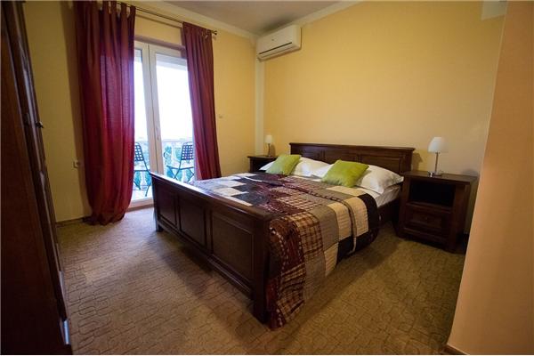 Apartment A4, for 8 persons