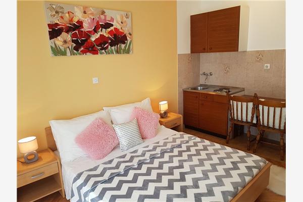 Apartment A1, for 8 persons