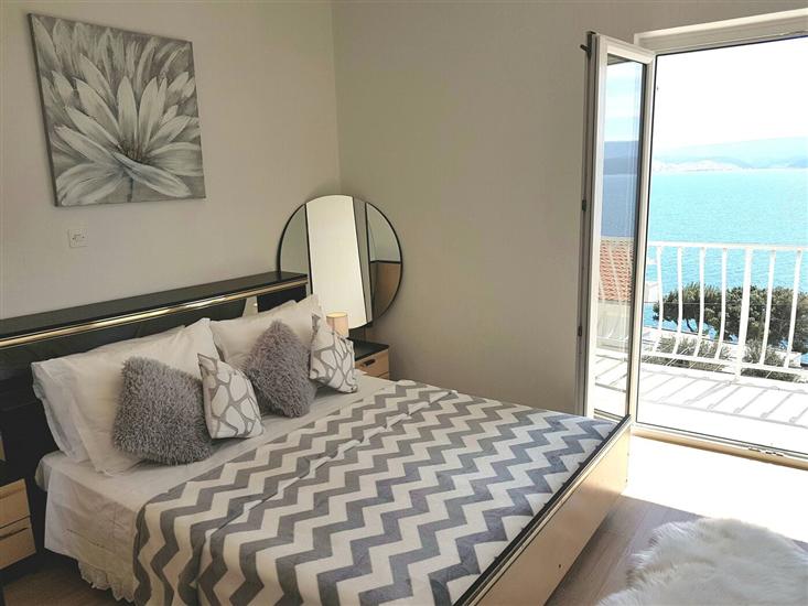 Apartment A1, for 8 persons