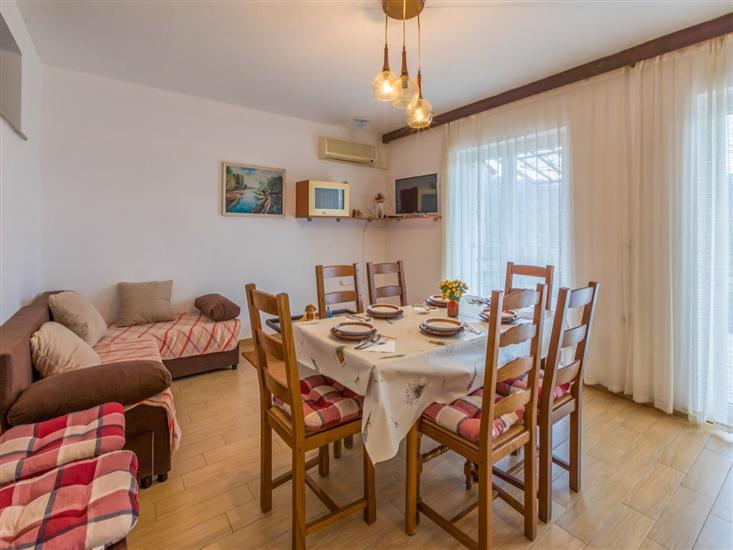 Apartment A4, for 9 persons