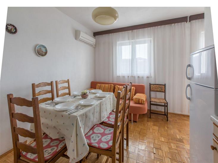 Apartment A1, for 9 persons