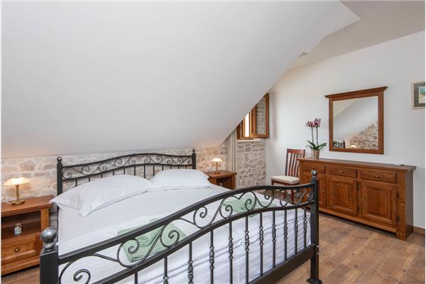 Hiša K1, na 8 osebe