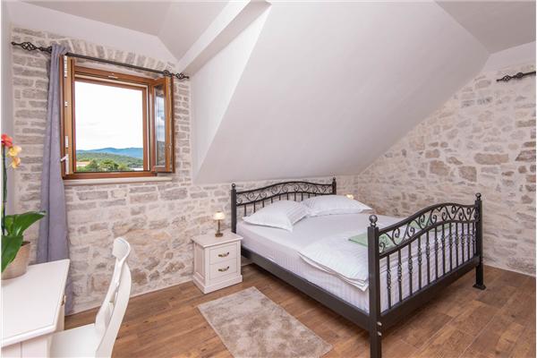 Hiša K1, na 8 osebe