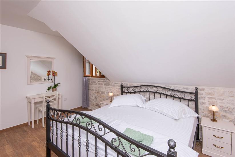 Hiša K1, na 8 osebe