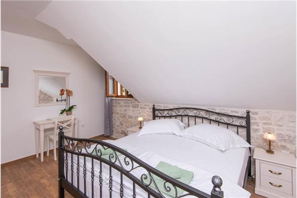 Hiša K1, na 8 osebe