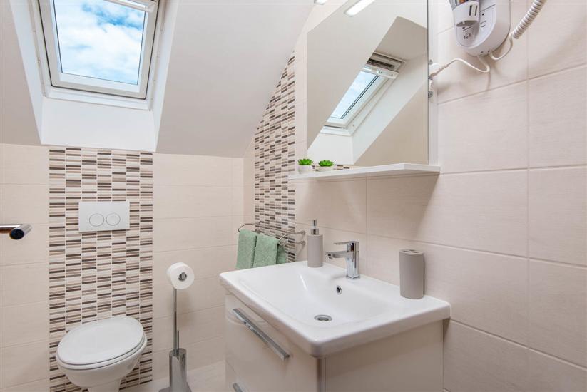 Hiša K1, na 8 osebe