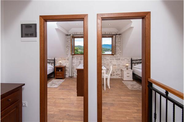 Hiša K1, na 8 osebe