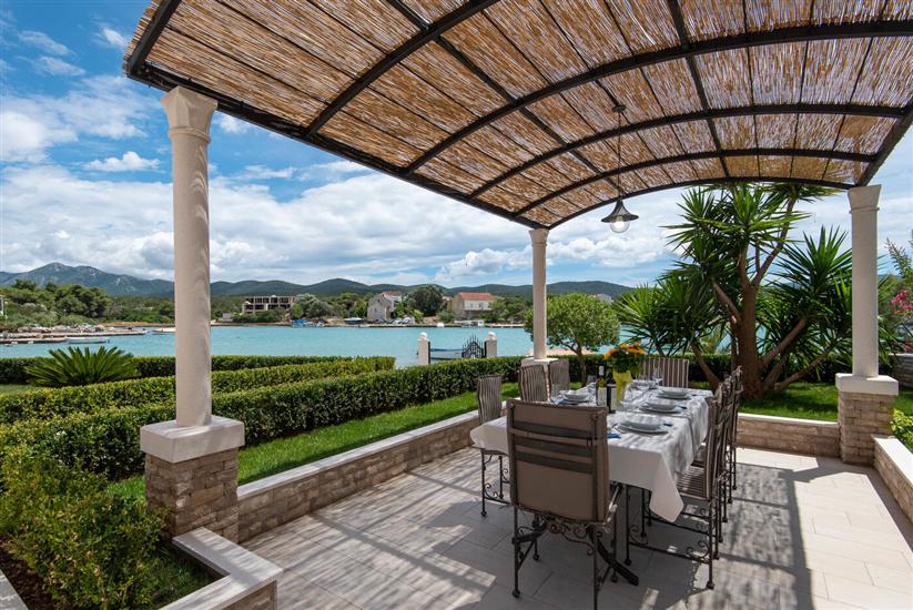 Hiša K1, na 8 osebe