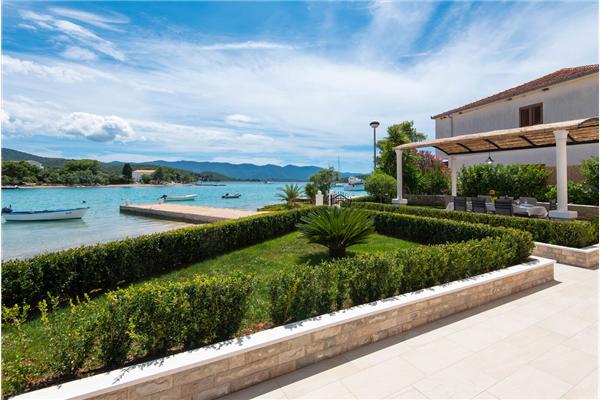 Hiša K1, na 8 osebe