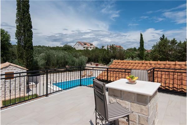 Hiša K1, na 8 osebe