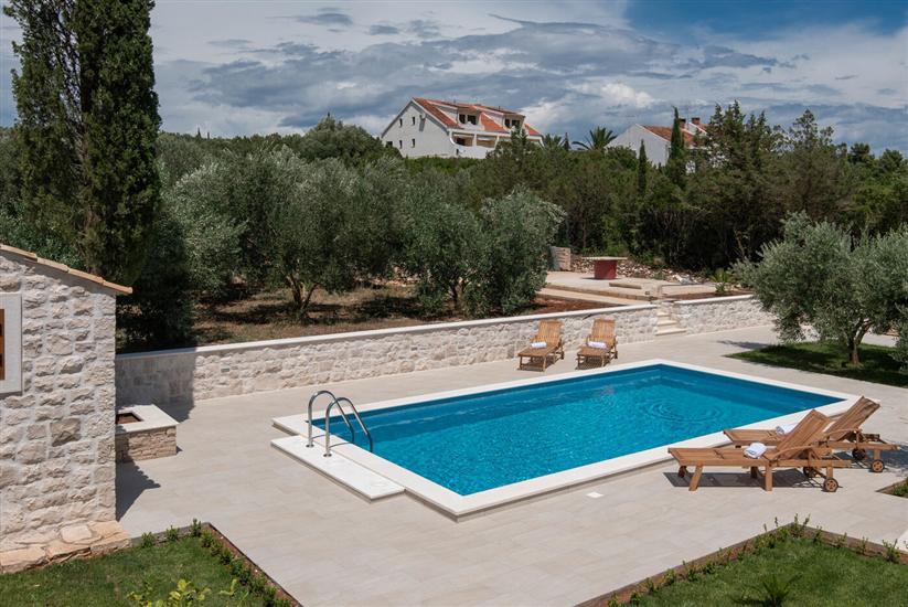 Hiša K1, na 8 osebe