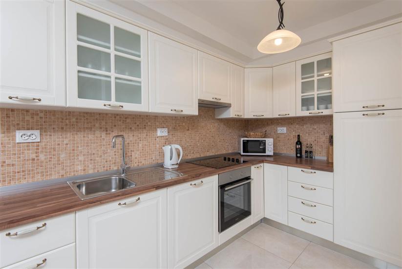 Hiša K1, na 8 osebe