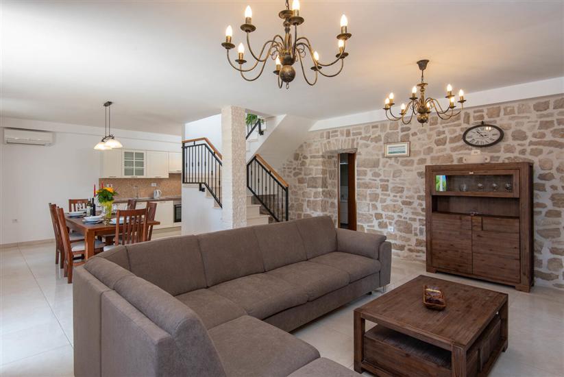 Hiša K1, na 8 osebe