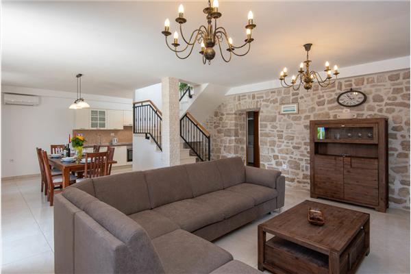 Hiša K1, na 8 osebe