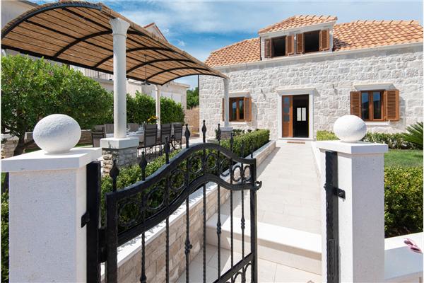 Hiša K1, na 8 osebe